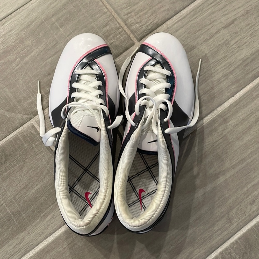 Nike Women’s golf shoes NWOT